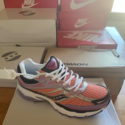 Saucony Progrid Omni 9 – Coral / Purple / Black / White